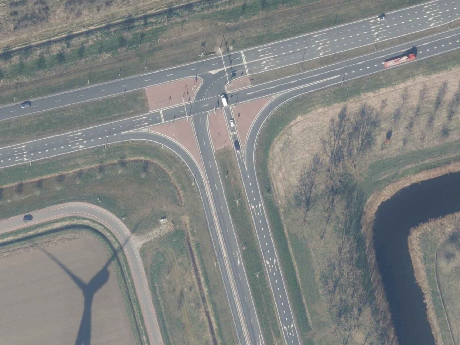 Flevoland, Niederlande, aus der Luft, 2025: Ausschnitt eines Orthofotomosaiks von Beeldmateriaal Nederland.